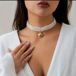 Ladies Pearl Gem Water Drop Pendant Fashion Beaded Necklace..NWT..we bundle..